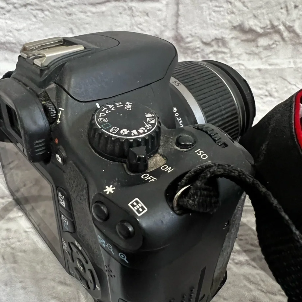 Canon EOS Digital Rebel T2i Digital w/18-55mm IS II Lens kit used camera